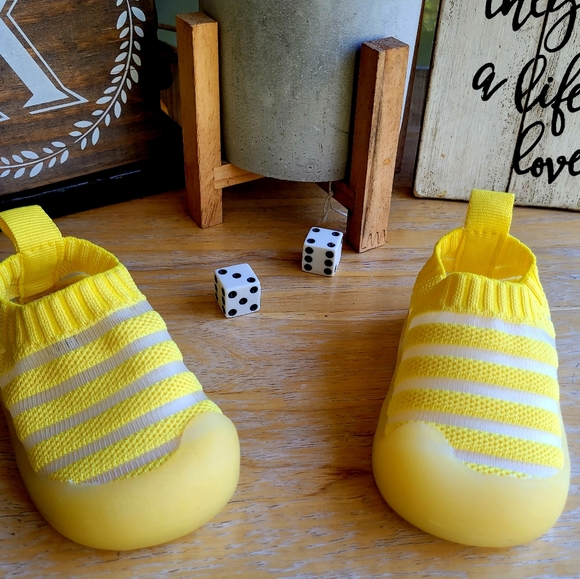 Xiaoliubao Toddler Breathable Mesh Sneakers - Picture 8 of 8